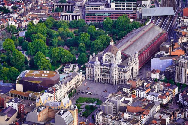 Maak een ballonvaart over Antwerpen Up Ballooning is het ballonvaart bedrijf waar je dit mee kan beleven