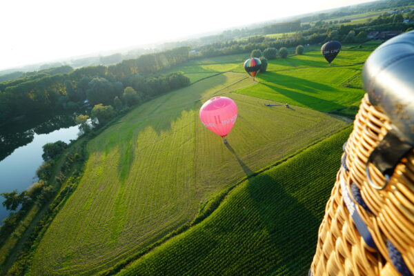 Maak een ballonvaart met landelijk uitzicht over de velden